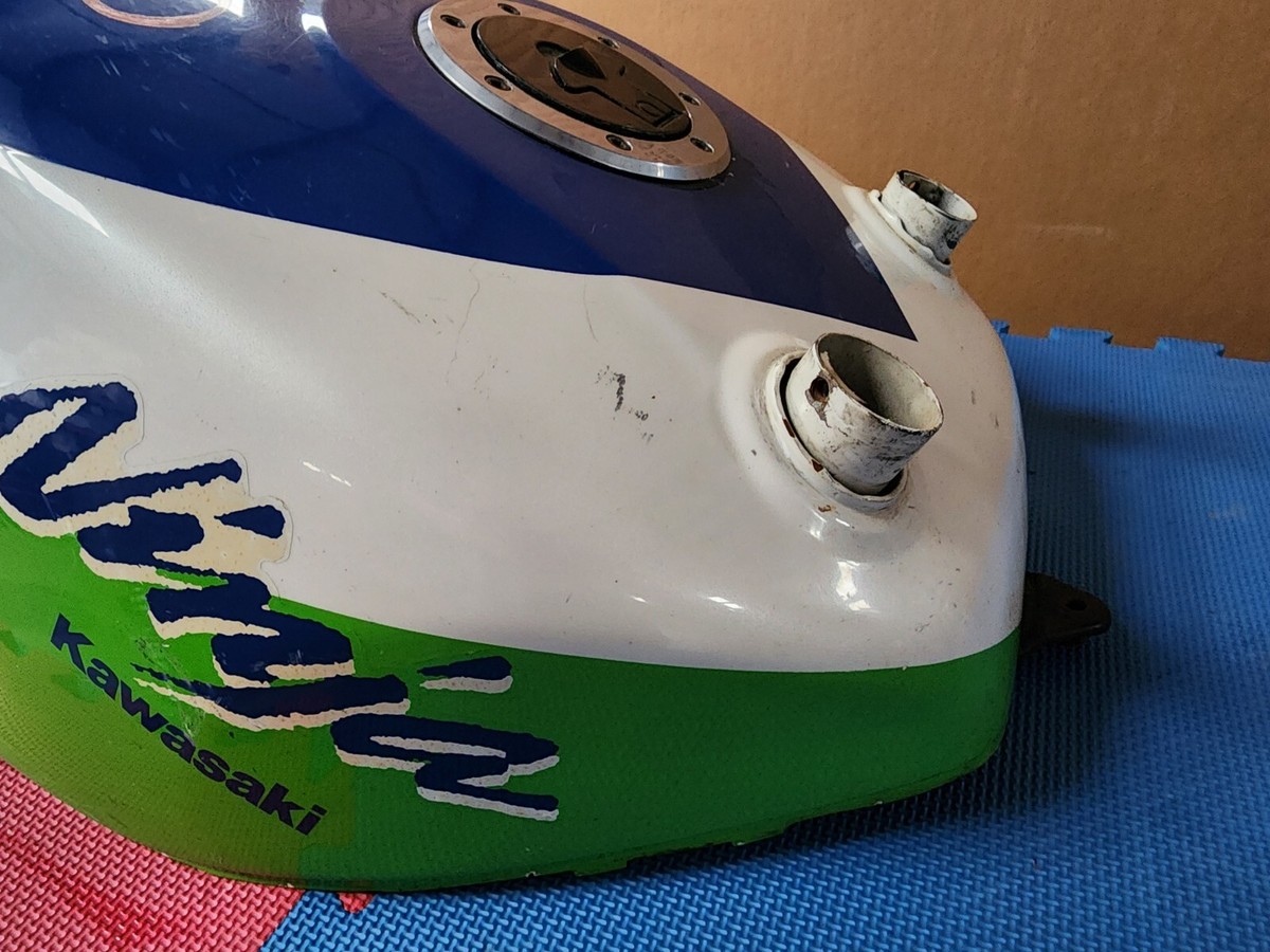 Gas tank fuel petrol Kawasaki Ninja ZX7 89 90 1989 1990 H1