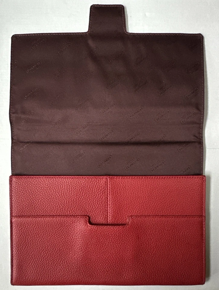 Funda sobre COACH iPad de cuero rojo Foto 4 de 4