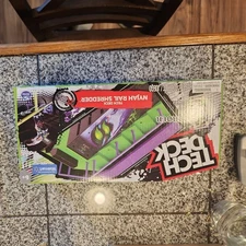 Tech Deck Nyjah Rail Shredder (Nyjah Huston Signature Disorder Pro Fingerboard)