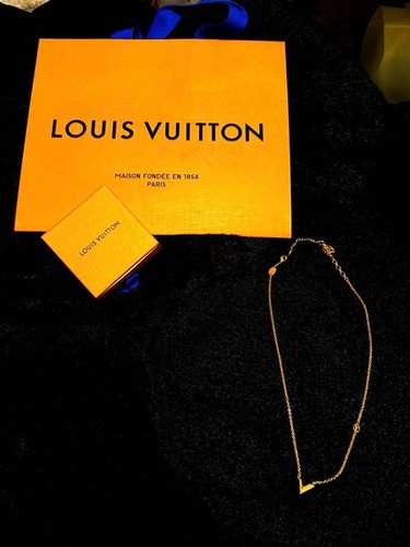 Louis Vuitton Essential V Necklace Silver K10 adjustable chain used