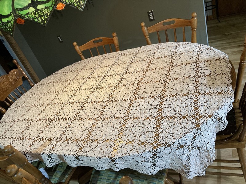 VINTAGE HAND CROCHETED TABLECLOTH (ECRU) 6' X 4'