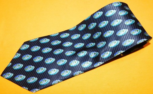 VALENTINO MADE IN ITALY BLUE/GREEN MEDALLION PATTERN TIE - NWT - DESIGNER TIES.