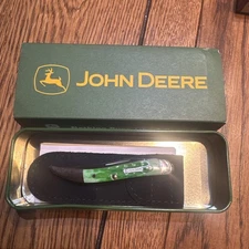 Case XX John Deere Toothpick Knife 610096 SS – Green Bone – 2004 – New in Tin