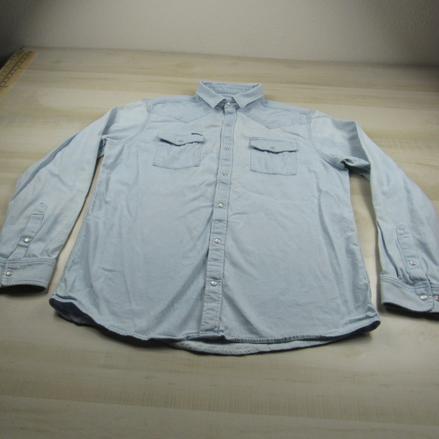 Poncho Shirt Men Extra Large Blue Denim Slim Fit Pearl Snap Outdoor Light Wash
Opens in a new window