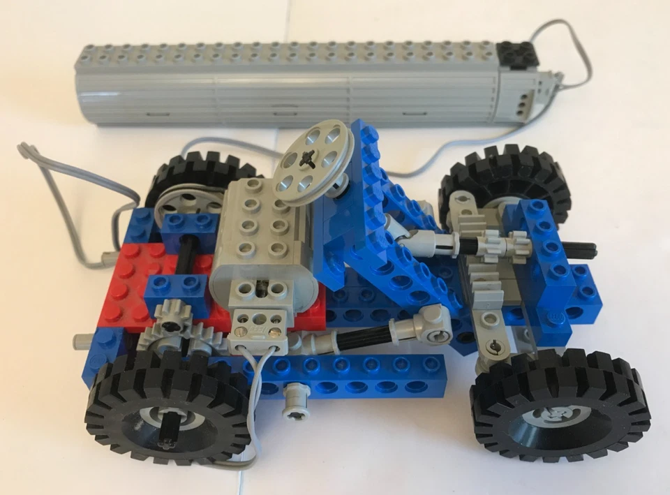 LEGO Technic 8050 Universal Building Set, photo 2 of 5