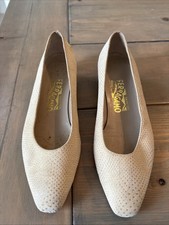 Salvatore Ferragamo Women's Vintage Beige Leather Low Heel Pumps Size 8 1/2 / 39
