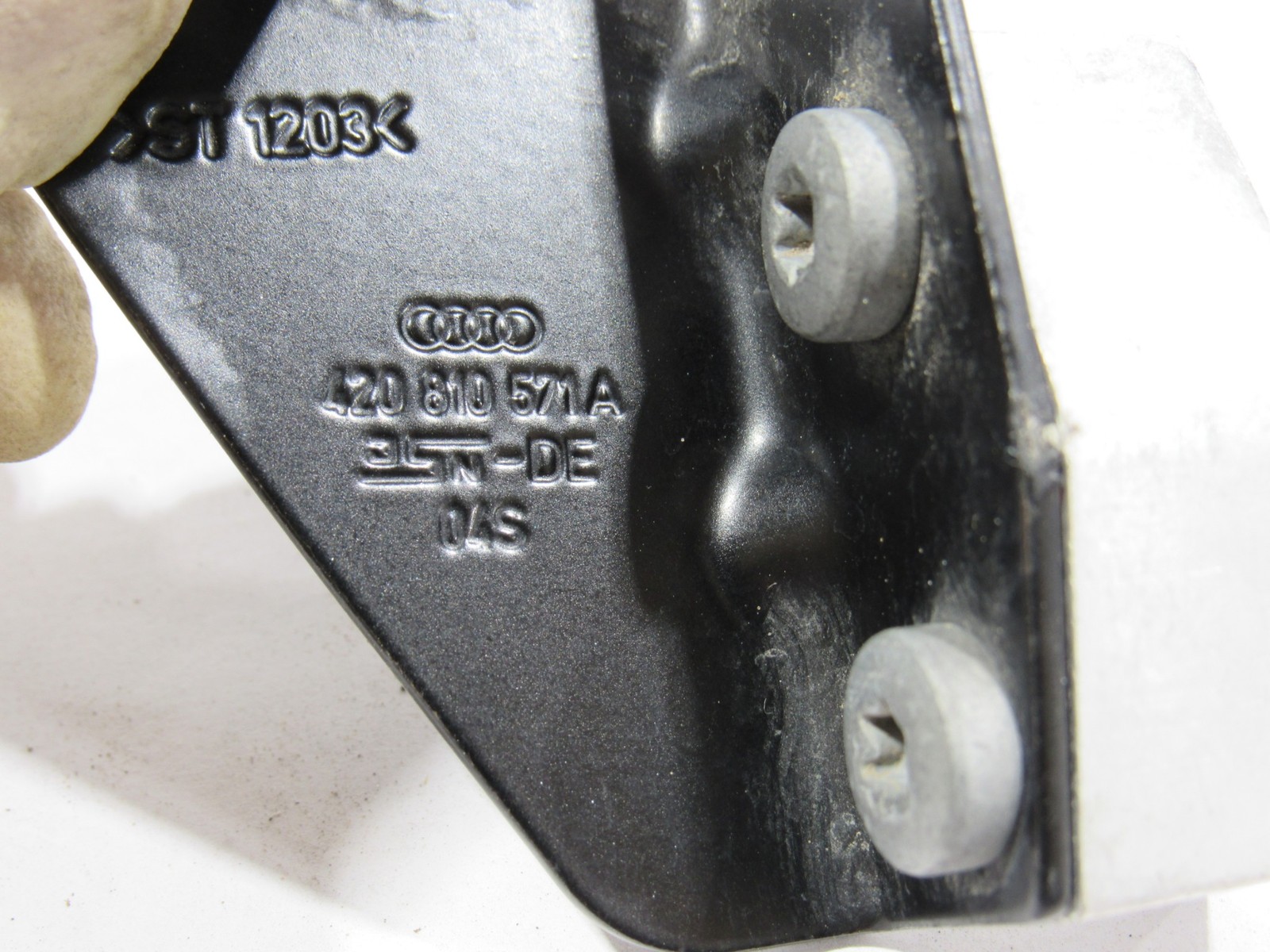 14-17 Audi R8 V10 2015 Rear Left Driver Quarter Panel Support Mount Bracket ;:O