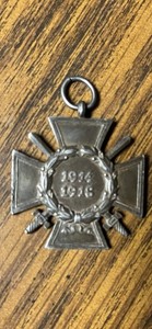 WWI German Cross Medal Pendant w/ Swords Marked 1914-1918 Militaria