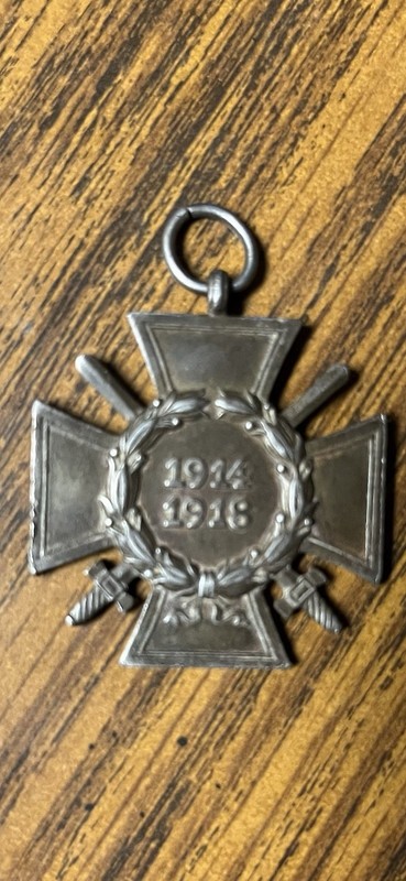WWI German Cross Medal Pendant w/ Swords Marked 1914-1918 Militaria