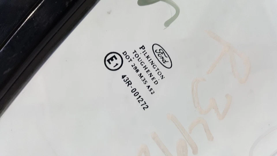 Vidrio de ventilación de puerta delantera derecha OEM 1991 1992 1993 1994 Mercury Capri Foto 3 de 4