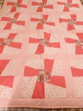 Shades of Pink Tulip Flower Pin Wheel Patch Work Lap Quilt 36" X 46"