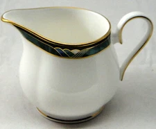 Lenox Kelly Creamer