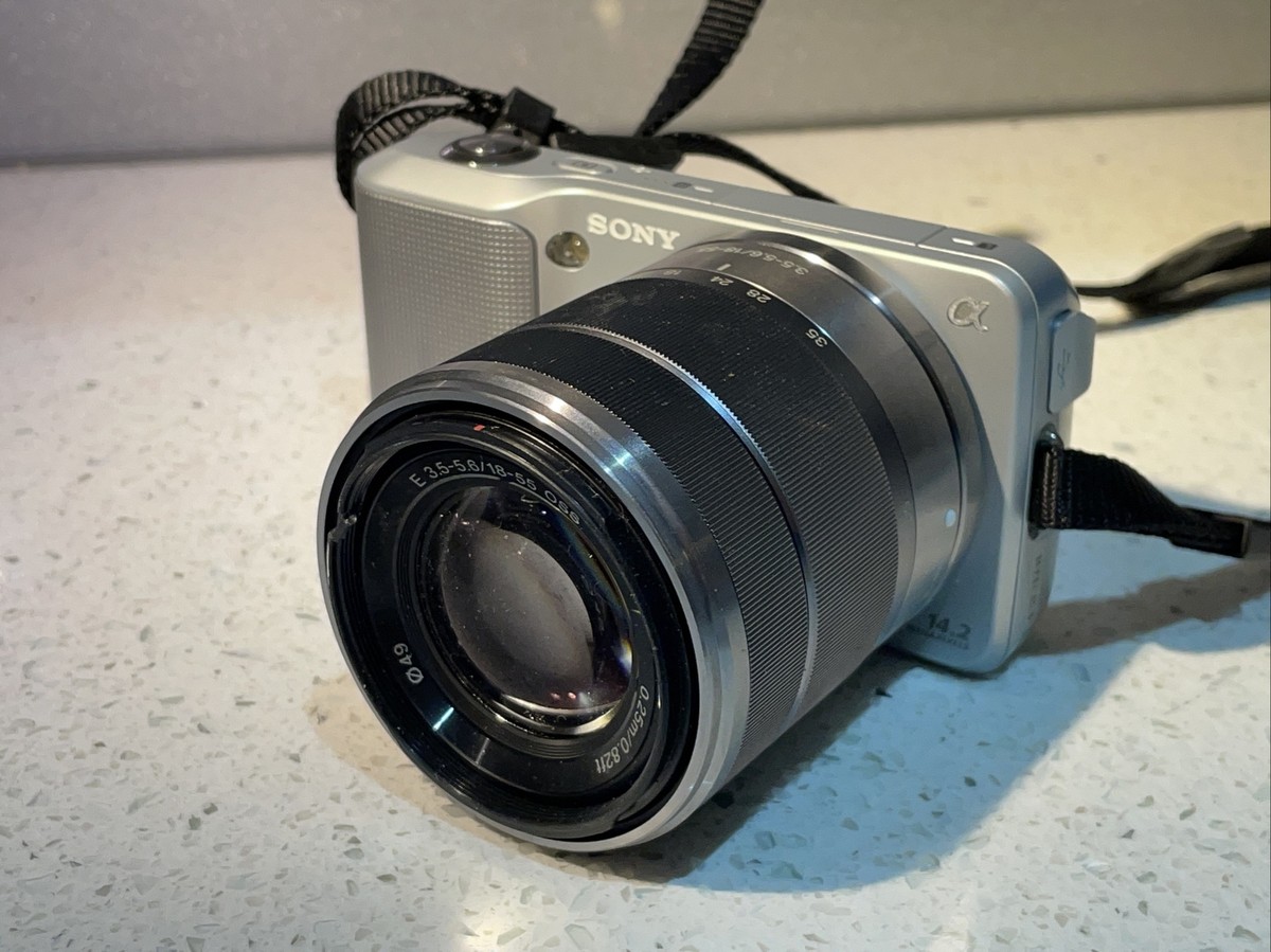 Sony NEX-3 Digital Camera 14.2MP w/18-55mm F3.5-5.6