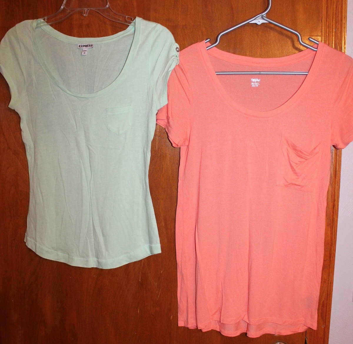 LOT OF Ladies XS BASIC T-SHIRTS (mint green peach orange;  Express/Mossimo)