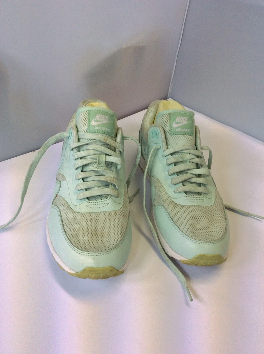 NIKE Air Max Green Lace Up Women s Athletic Sneakers Size US 11 UK 9 EU 41