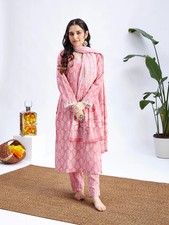 Puja wear Women's Pink Cotton Kurta Set With Matching Dupatta