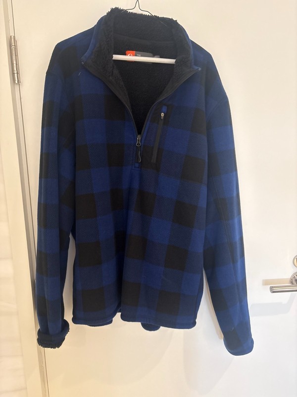 Mens XL  Pullover Blue / Black Quilted Fleece w 3/4 zip 