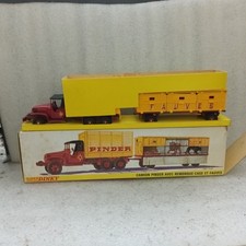 DINKY TOYS FRANCE REF 881 VRAI GMC PINDER AVEC FAUVES ET CALES NEUF EN BOITE