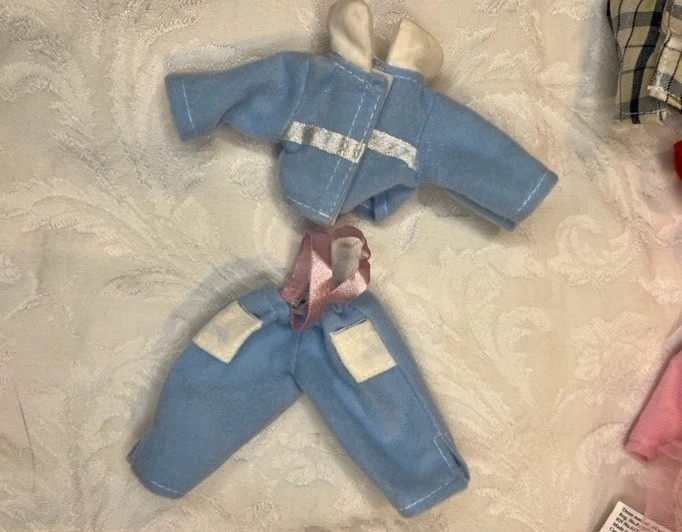 VETEMENTS Lotto vestiti bambola Lillian Vernon per bambole 7”