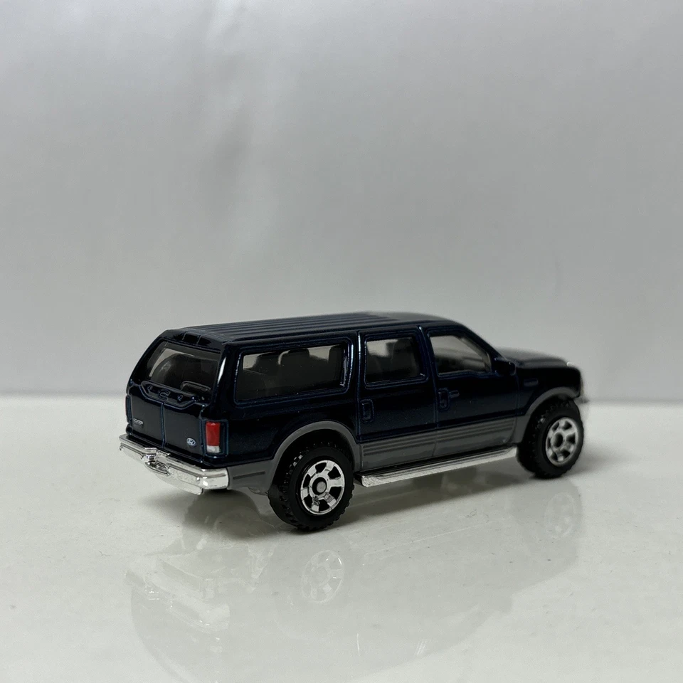 Ford Excursion 2004 04 camioneta coleccionable escala 1/64 diecast modelo diorama Foto 3 de 4