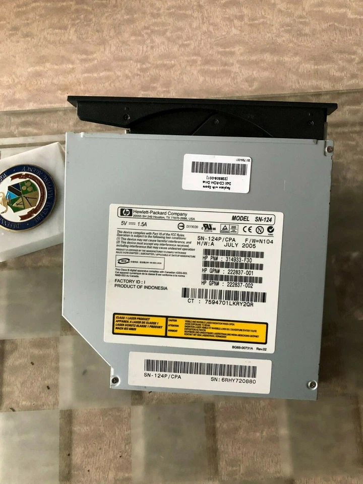 Nueva unidad IDE CD-ROM HP Samsung SN-124 con bisel Foto 2 de 3