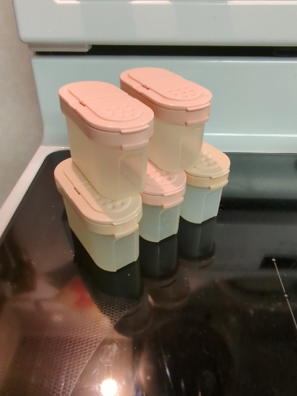 Tupperware Small Modular Mates Spice Containers Pink Shaker Lids 1843 lot of 5