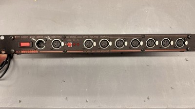 MA Lighting Seven Way DMX Booster 1 In / 7 Out   5-pol XLR   Opto Splitter   19''