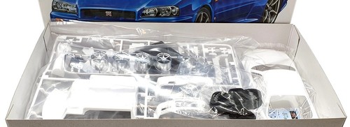 Tamiya 1/24 Scale Model Kit 24210 - Nissan Skyline GT-R - Picture 5 of 5