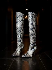 Stuart Weitzman Vinnie Snake-Printed Leather Knee-High Boots Size 8.5  Stretch