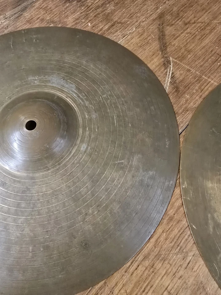 Vintage PAIR 14" PAISTE 505 Green Label Heavy HI HAT CYMBALS. 934g/1138g. ride. - image 3 of 4