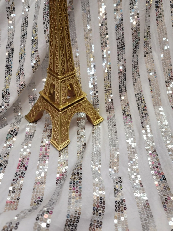 Lentejuelas plateadas bordadas en tejido de punto de jersey blanco por yarda elástico de moda Foto 3 de 4