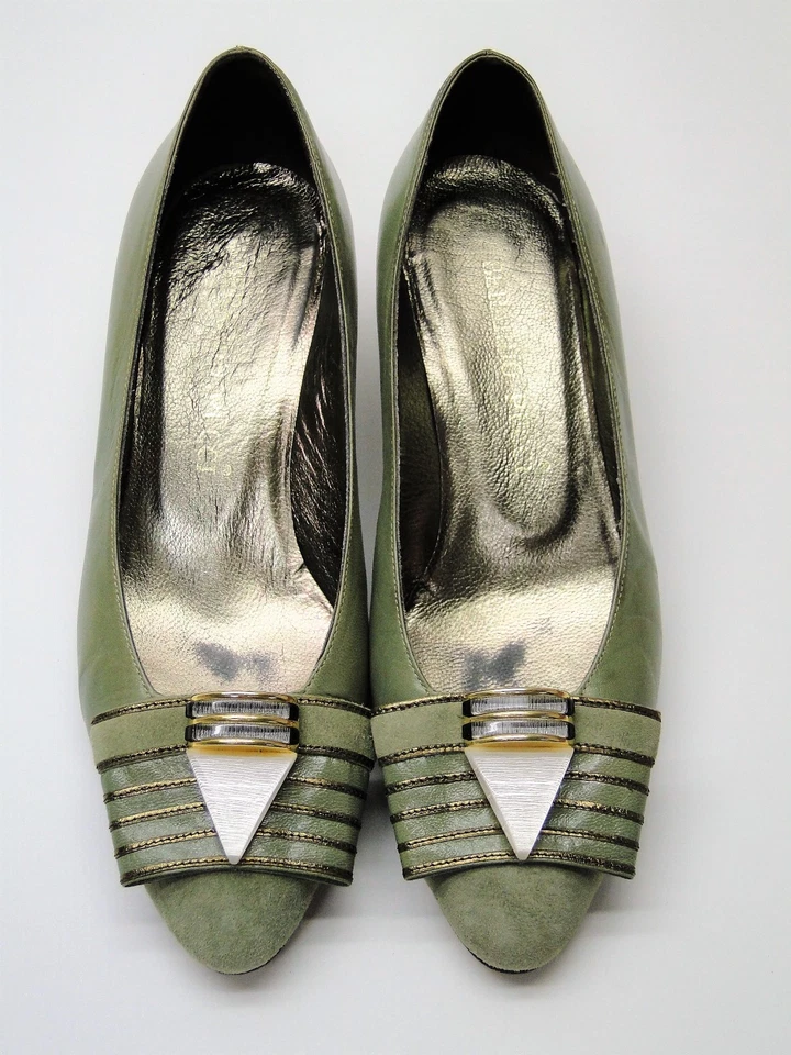 Zapatos de salón Berardo Pucci de cuero con puntera talla 5 1/2  Foto 2 de 4