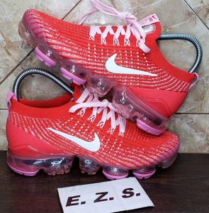red and pink vapormax