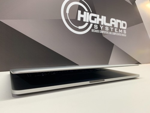 Sequoia MACBOOK PRO 15" | R9 GFX 2TB SSD | 16GB | QUAD CORE i7 4.0Ghz | RETINA - Photo 10/15