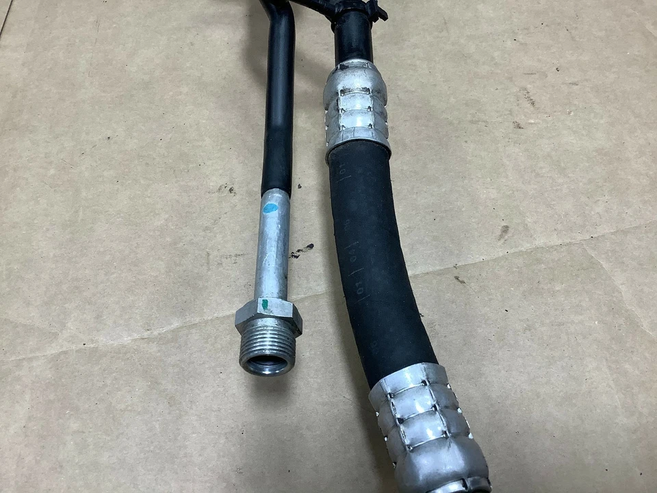 Audi A8 Quattro 2006 4,2 L V8 aire acondicionado superior tubo manguera OEM+ Foto 3 de 4