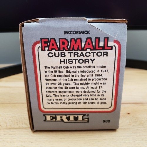 Ertl McCormick Farmall Cub Tractor Special Edition Diecast 1:16 - Picture 8 of 11