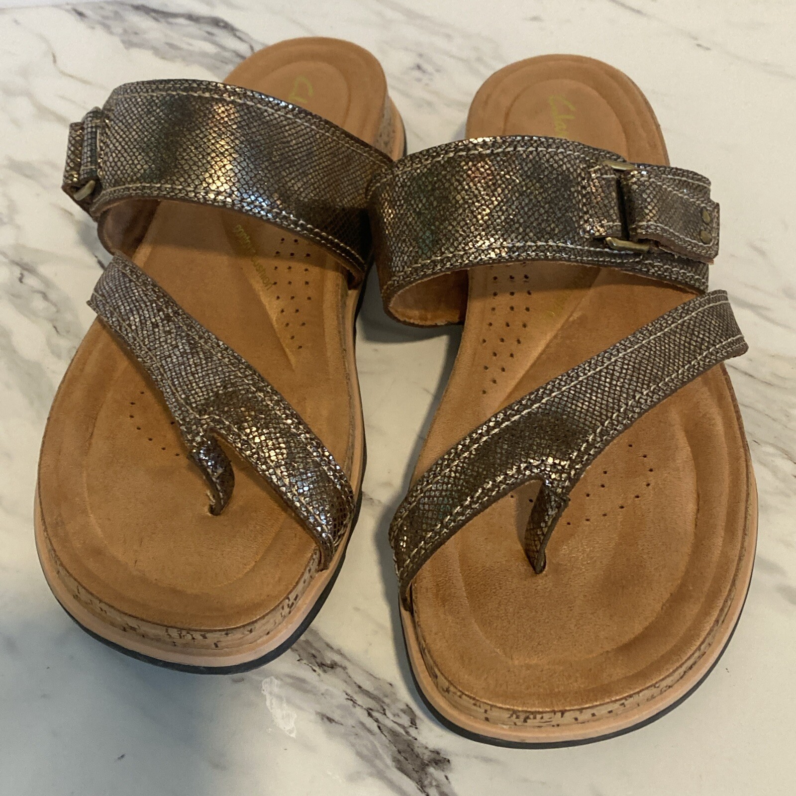 Clarks Yacht Beach Womens Metallic Brown Leather Thong Sandals Size 10 M