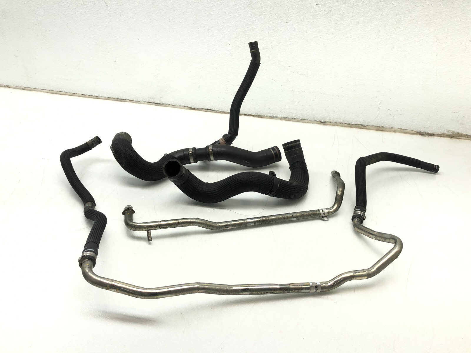 2014-2019 MASERATI GHIBLI SQ4 3.0L V6 ENGINE COOLANT HOSE TUBE LINE OEM.
