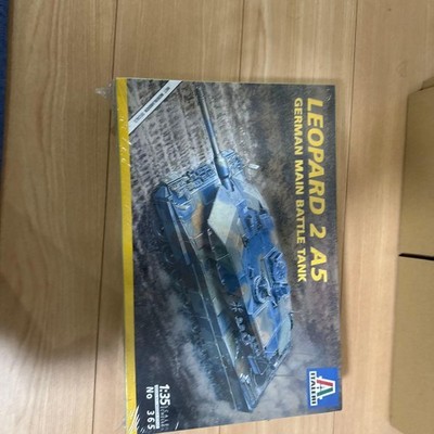Tamiya LEOPARD 2 A5 Tank Kit 1 35