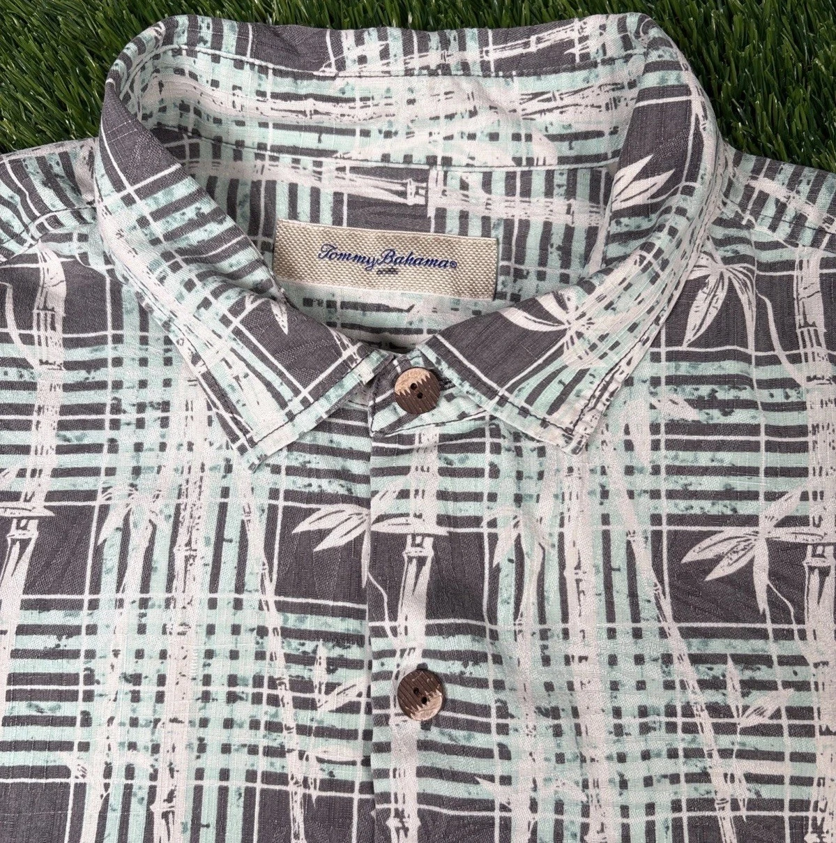 Tommy Bahama Shirt Mens XL Gray Blue Plaid Button Up Casual AOP Bamboo