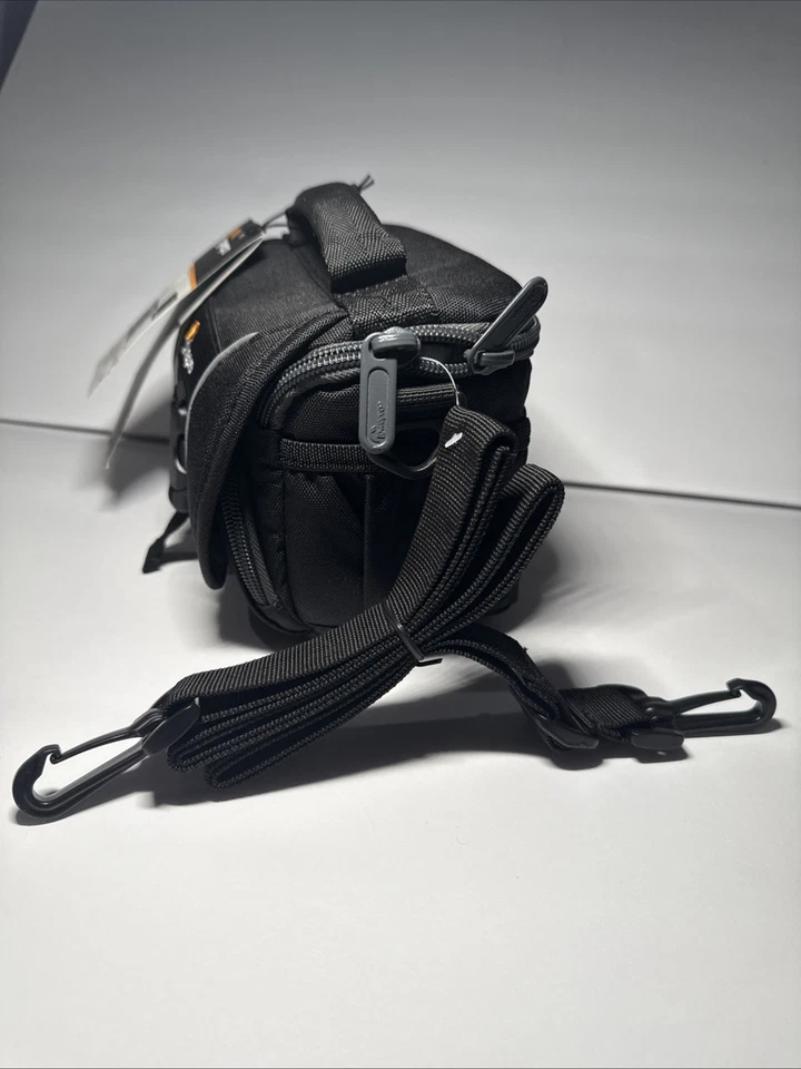 Lowepro Adventura SH 110R II Shoulder Bag Camera Bag - Image 4 of 4