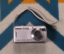 SONY Cybershot DSC-S600 6.0MP Silver Digital Camera Untested