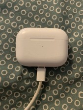 Apple AirPods Pro 2 Charging Case