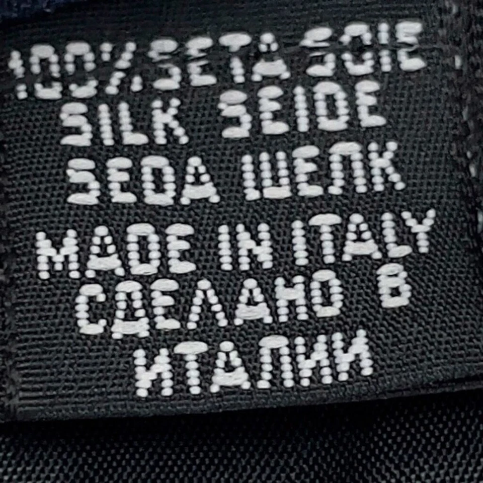 Gravata HUGO BOSS 100% SEDA feita na Itália vermelha branca e azul 3,75" - Imagem 3 de 3