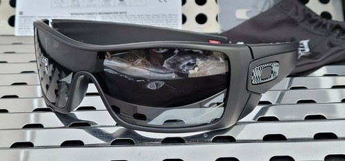 New Oakley BATWOLF 9101-0427 Sunglasses 