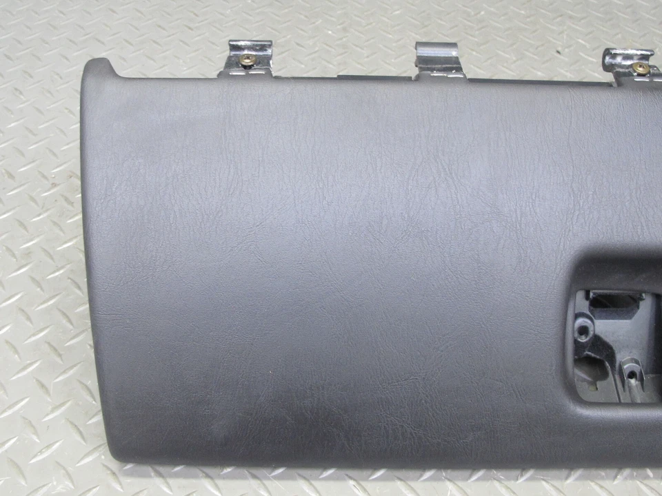 2004-2009 CADILLAC XLR RIGHT SIDE DASHBOARD GLOVE BOX W/ FRAME TRIM PANEL SET - Image 4 of 4