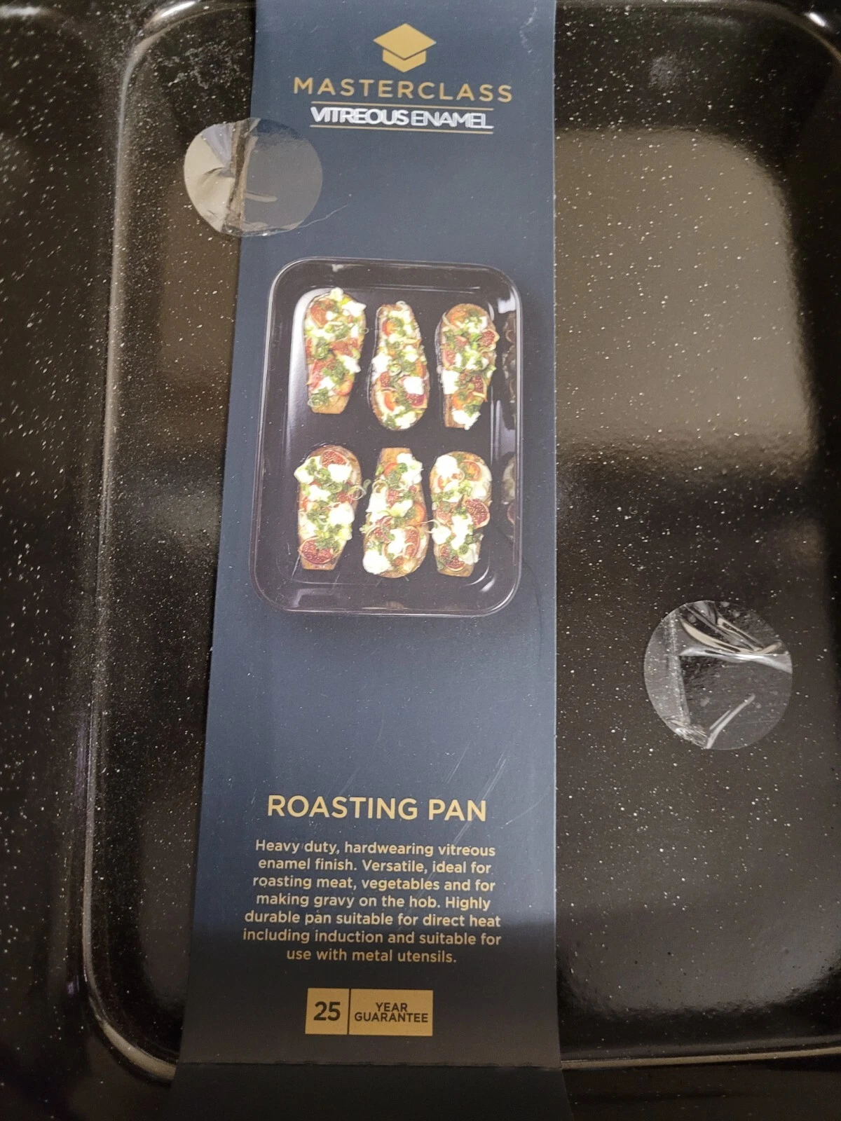 MasterClass Steel Vitreous Enamel Roasting Pan features Scratch Resistant