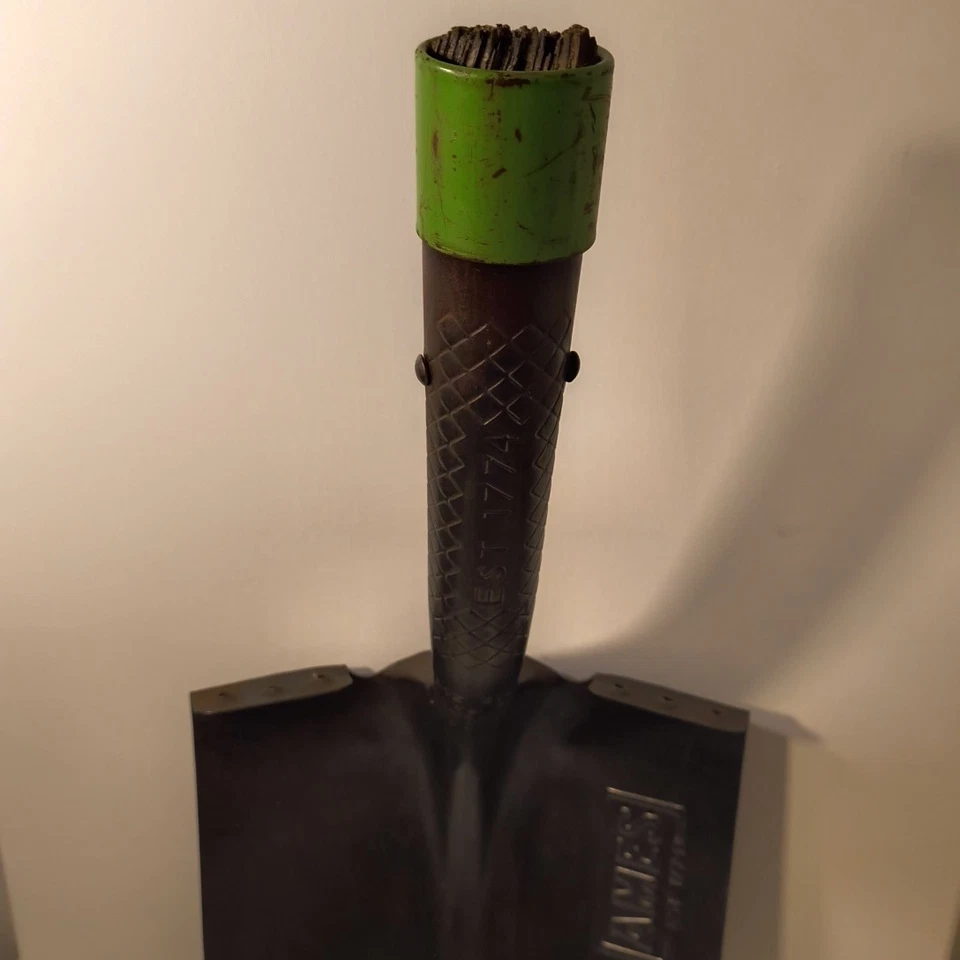 Vintage Oliver Ames Shovel Round Point US Tempered PAT D712 219 Made In the USA - Image 3 of 4