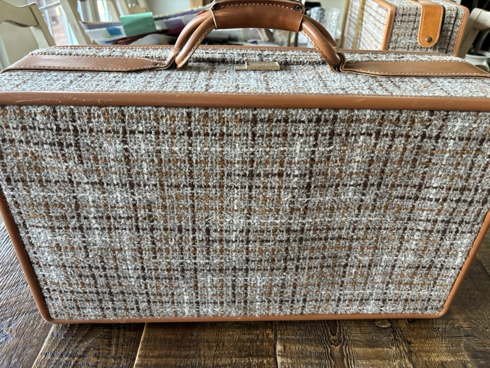 Vintage Hartmann Tweed 2pc Luggage Set. Olive Interior. - Image 4 of 4