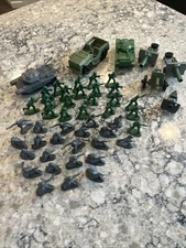 VTG Hong Kong Army Soldier Men Plastic Lot Of 50 Pieces Jeep Tank Cannon Timmee